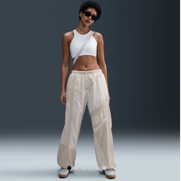 Nike Pants - NWT! Nike Woven Open Hem Pants